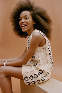 CROCHET FLORAL KNIT TOP