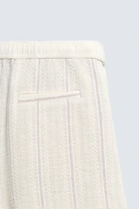 REGULAR FIT TEXTURED SHORTS