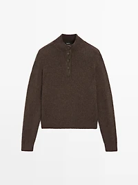 High neck knit sweater with snap buttons