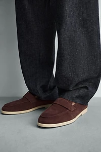 CASUAL LEATHER LOAFERS