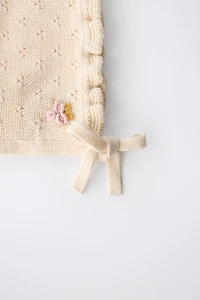 EMBROIDERED FLOWER KNIT BONNET