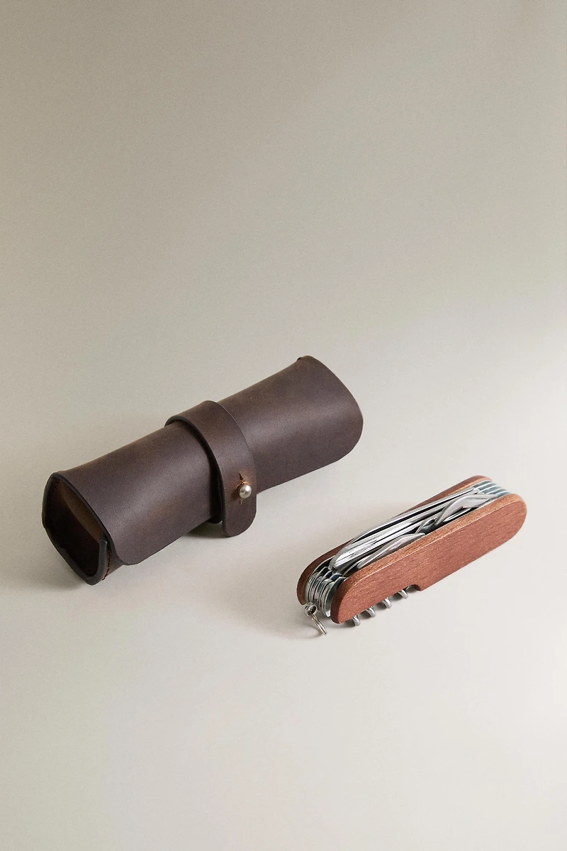 MULTIPURPOSE POCKET KNIFE AND SHEATH