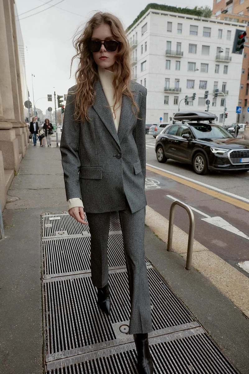 STRAIGHT BLAZER WITH SHOULDER PADS