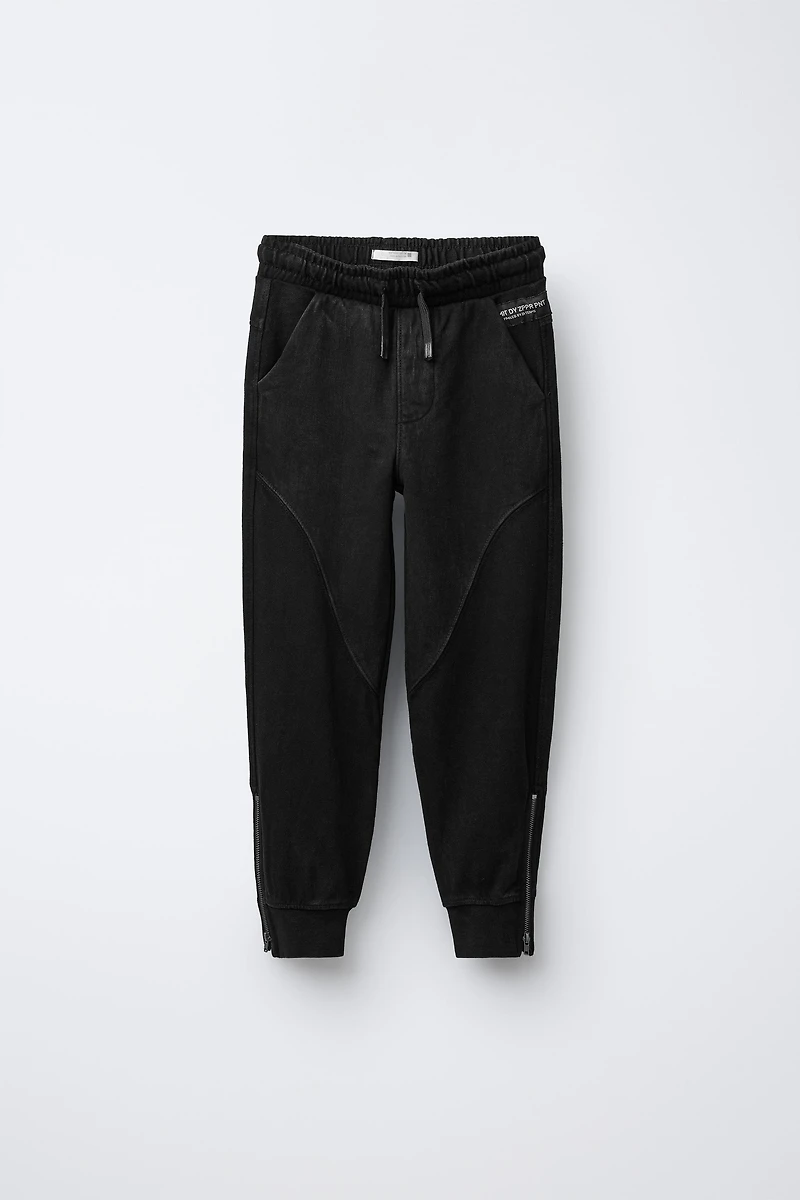 JOGGER PANTS WITH ZIPPERS