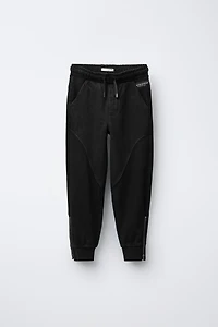 JOGGER PANTS WITH ZIPPERS
