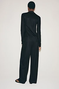 BUTTONED PLEATED TOP