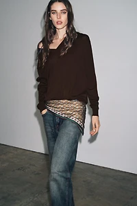 100% WOOL KNIT V-NECK SWEATER