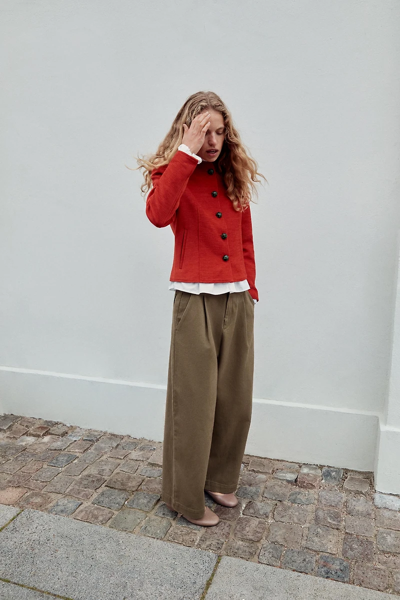 STRAIGHT-CUT SHOULDER-PAD JACKET