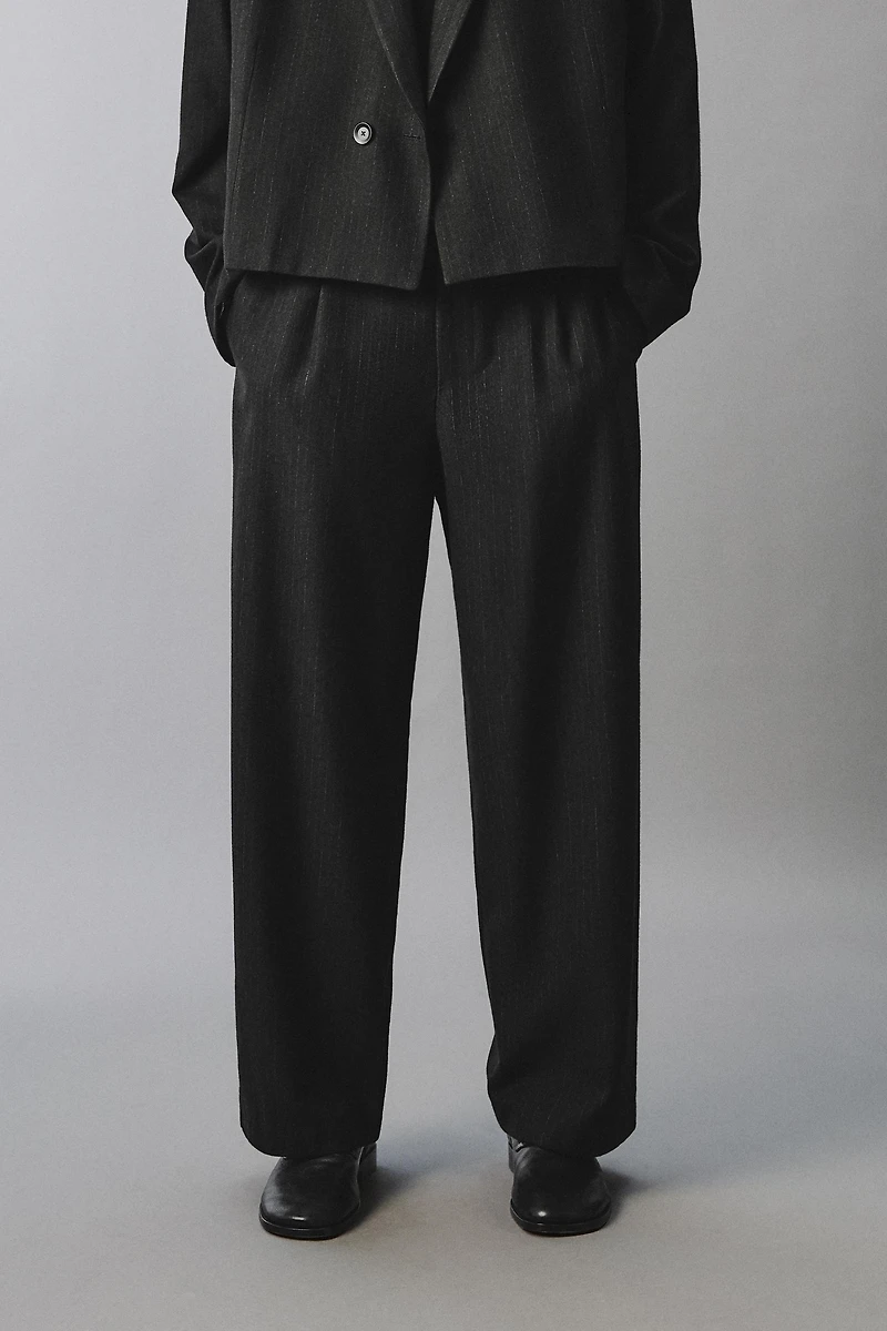PINSTRIPE SUIT PLEATED PANTS