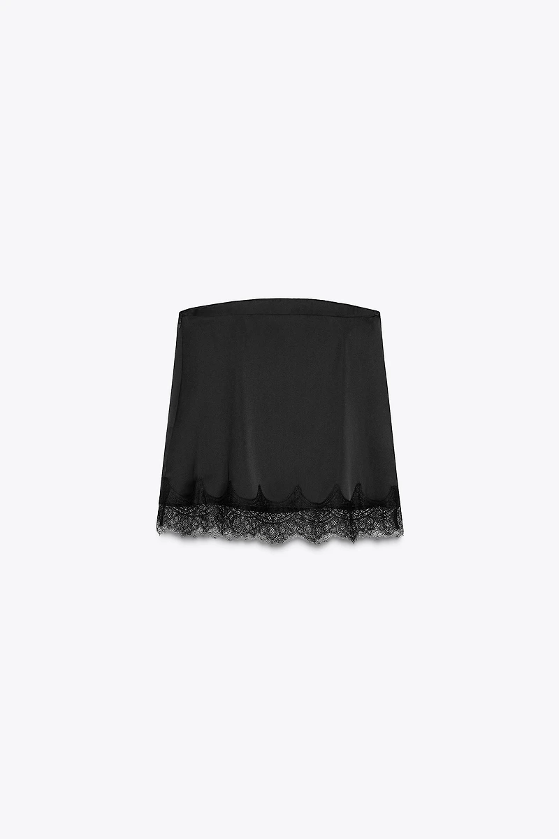 SATIN EFFECT LACE TOP