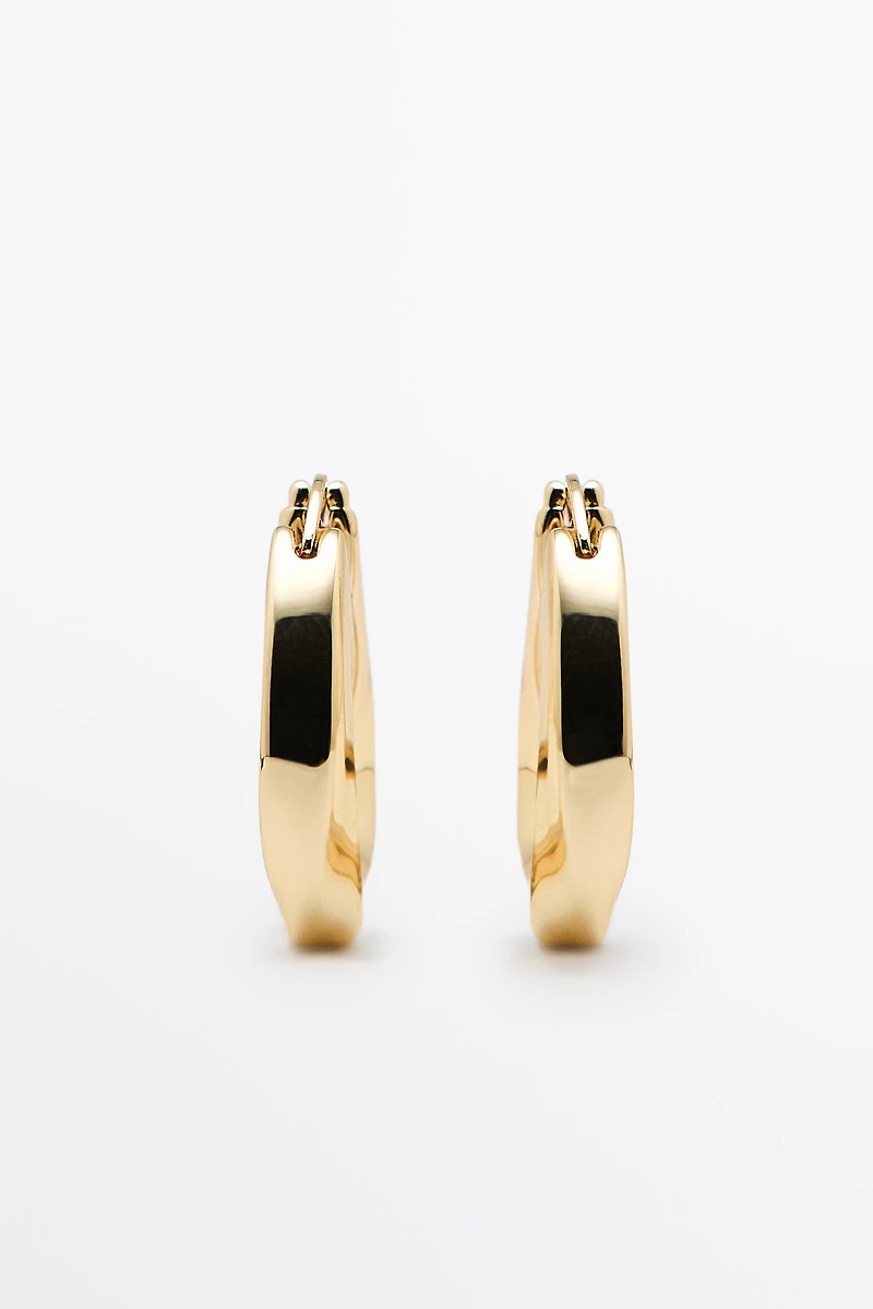 Triangular hoop earrings