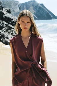 FLOWY KNOTTED TOP