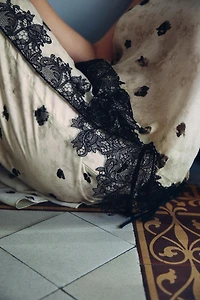 PRINTED LACE SKORT