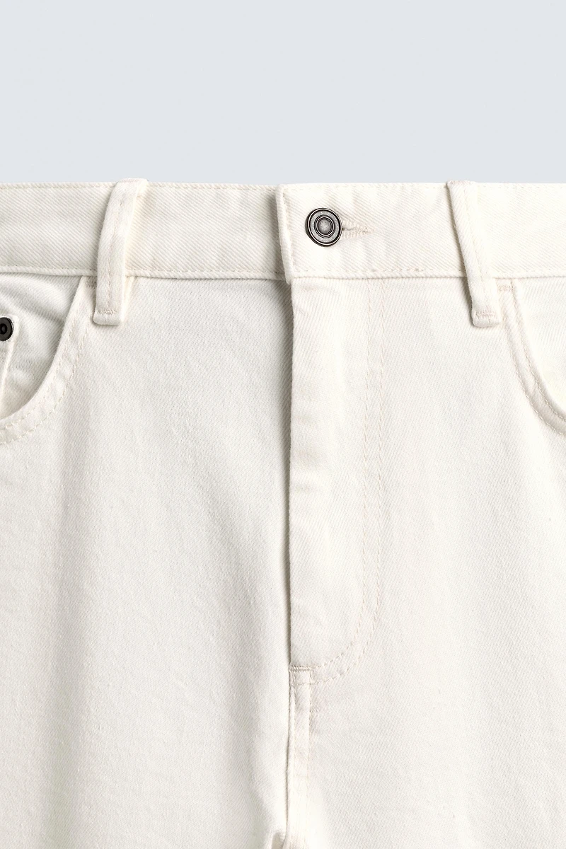 LOW-RISE STRAIGHT FIT PANTS
