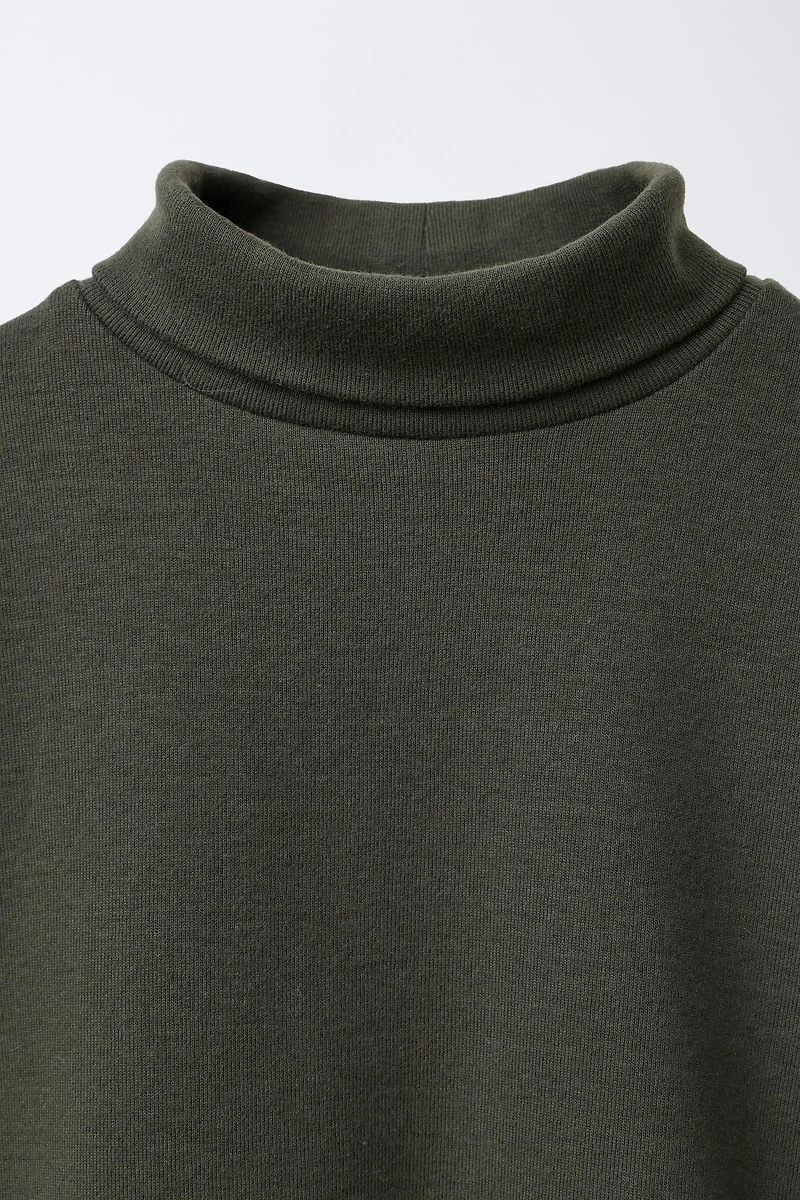TURTLENECK T-SHIRT