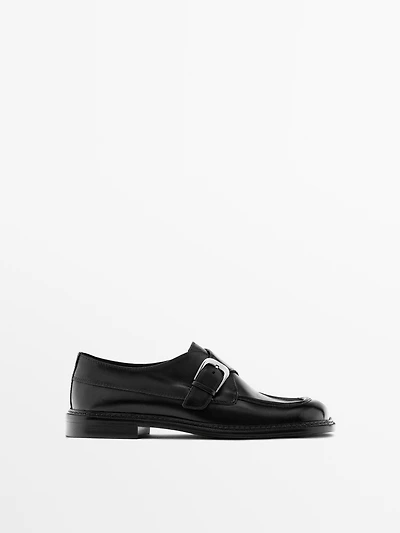 Leather derby shoes with buckle