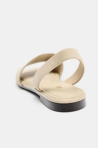 LEATHER STRAP FLAT SANDALS