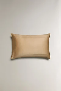 TAIE D’OREILLER SATIN DOUBLE FESTON