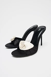 SATIN EFFECT FLOWER HEELED SANDALS