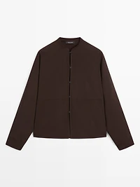 Stand collar shirt with front seam