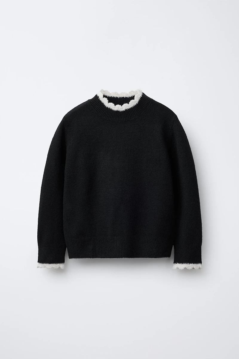 CROCHET TRIM KNIT SWEATER