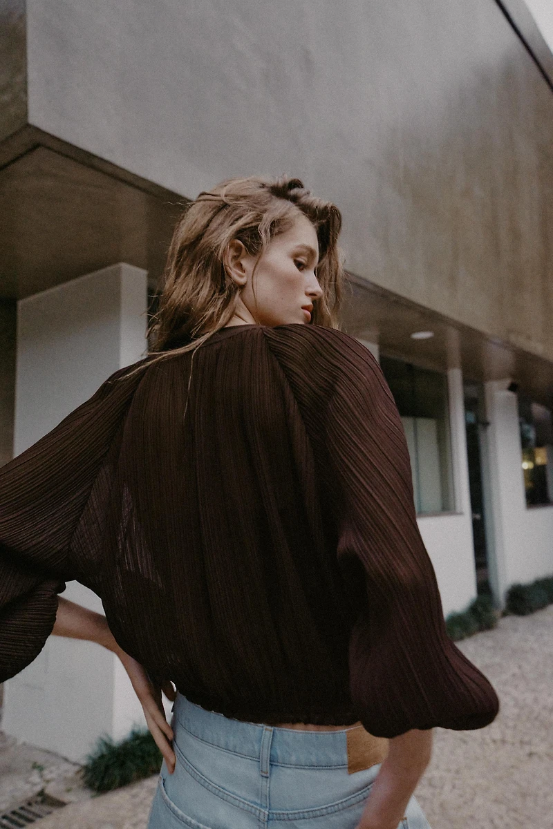 VESTE EN ORGANZA PLISSÉE