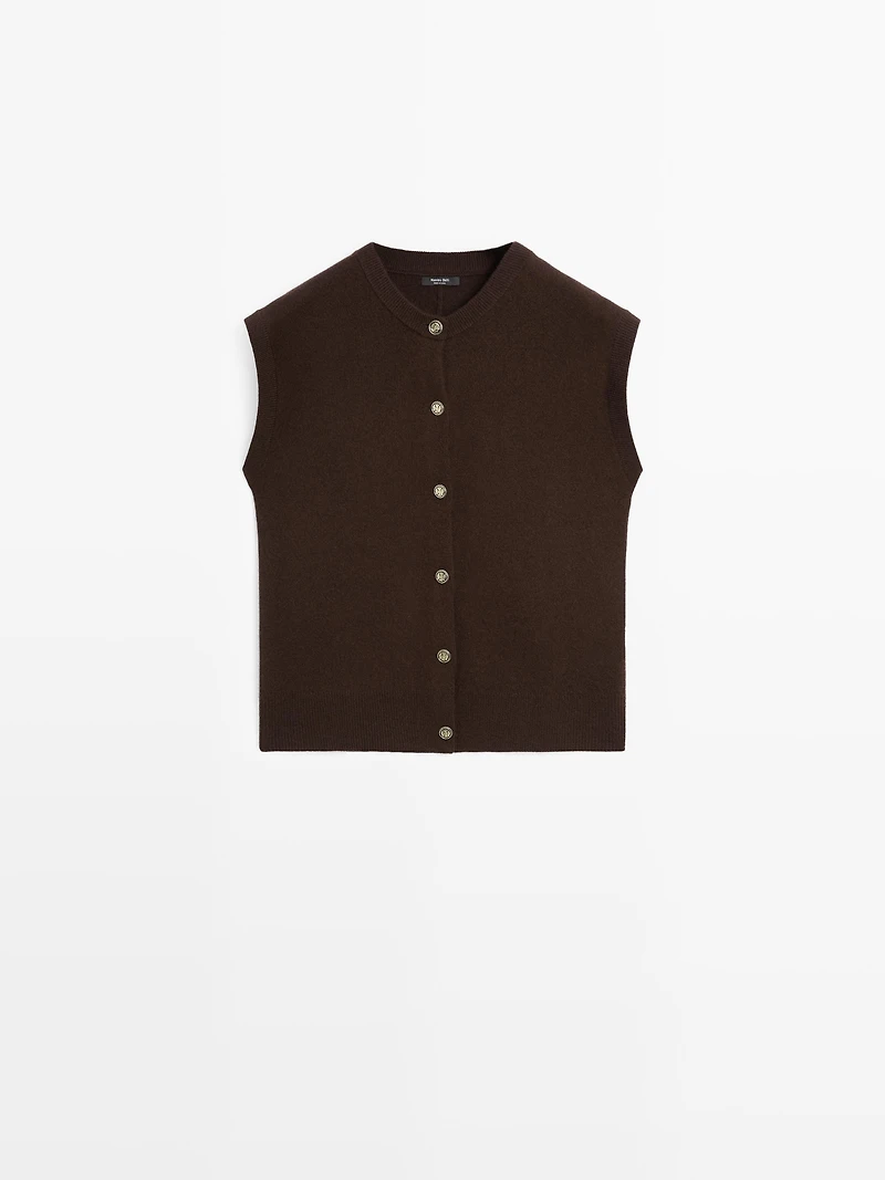 Knit vest with golden buttons
