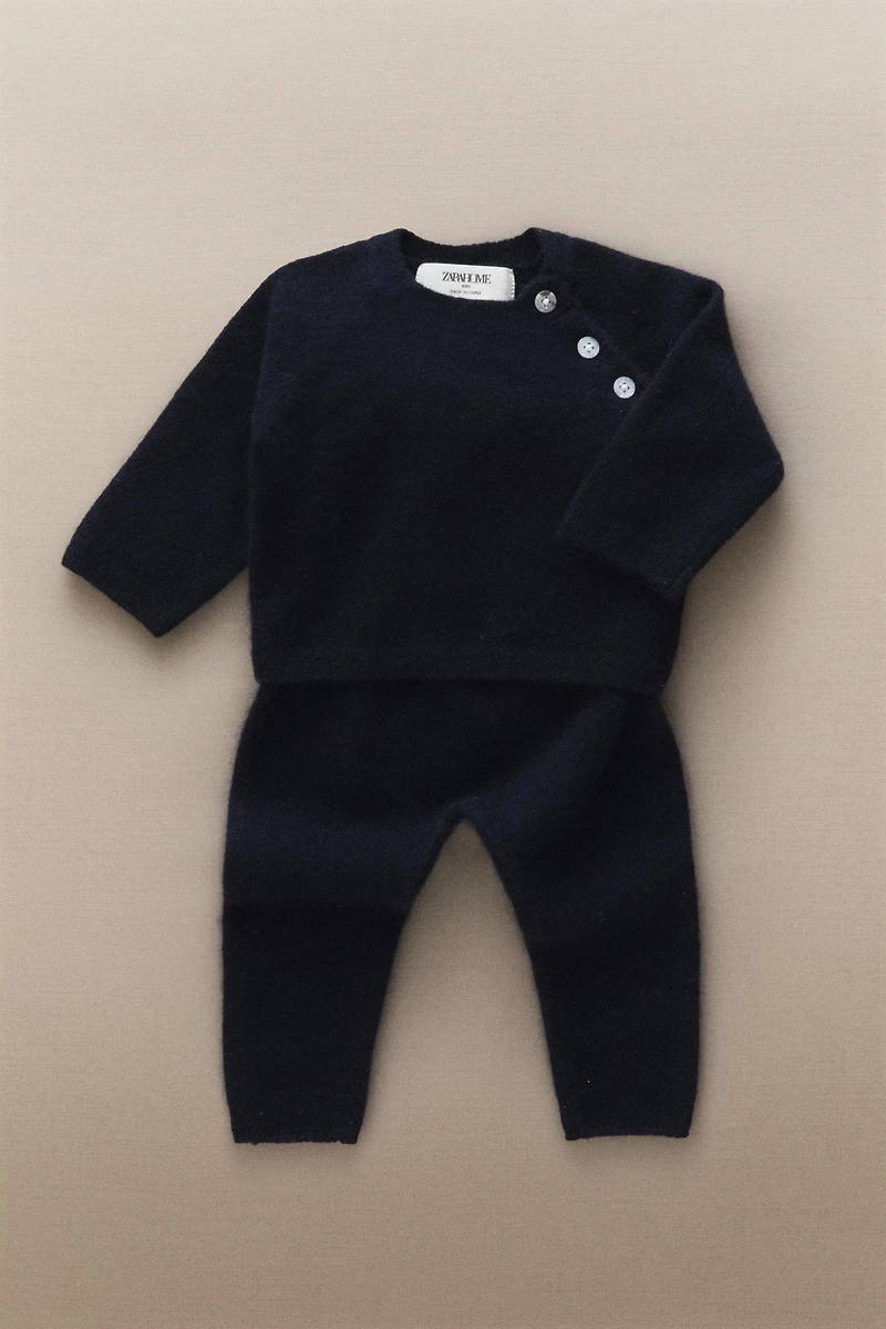 BABY CASHMERE SWEATER