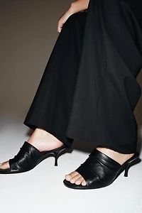 LEATHER HEEL SANDAL