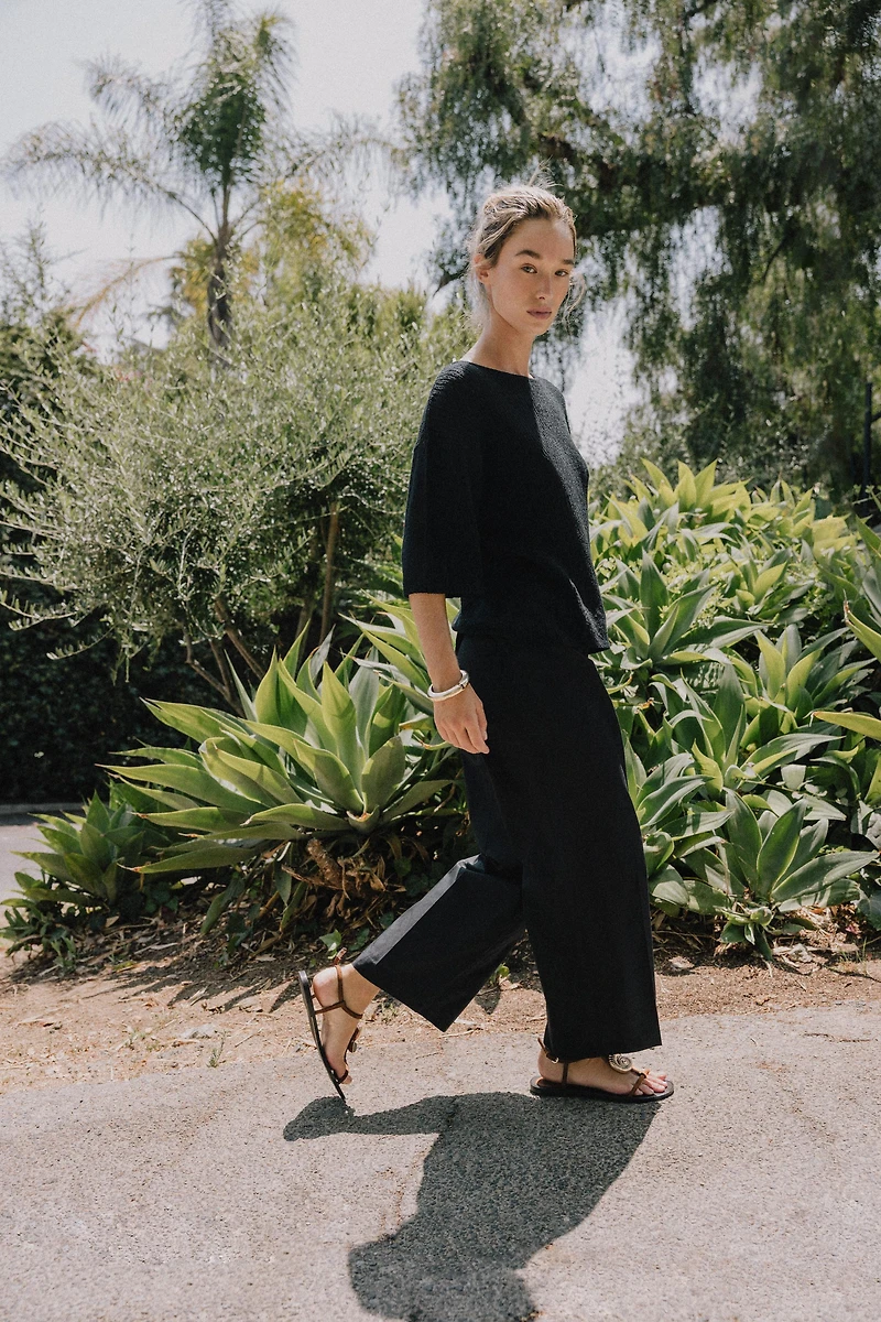 CUT OUT CAPE KNIT TOP