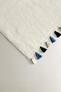 POMPOM BATH TOWEL