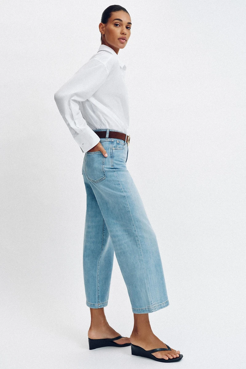 HIGH-WAISTED WIDE LEG CROPPED BELTED JEANS