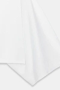 T-SHIRT CAPE