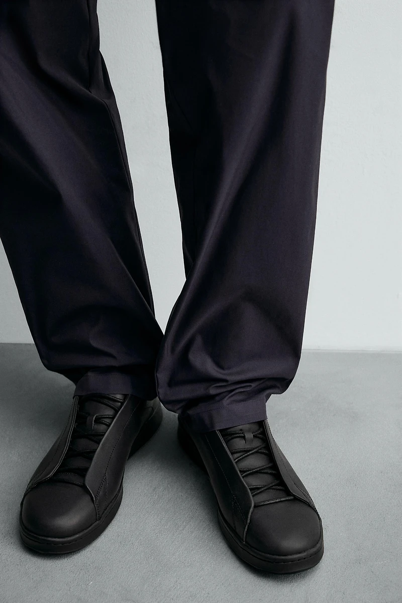 LEATHER SNEAKERS