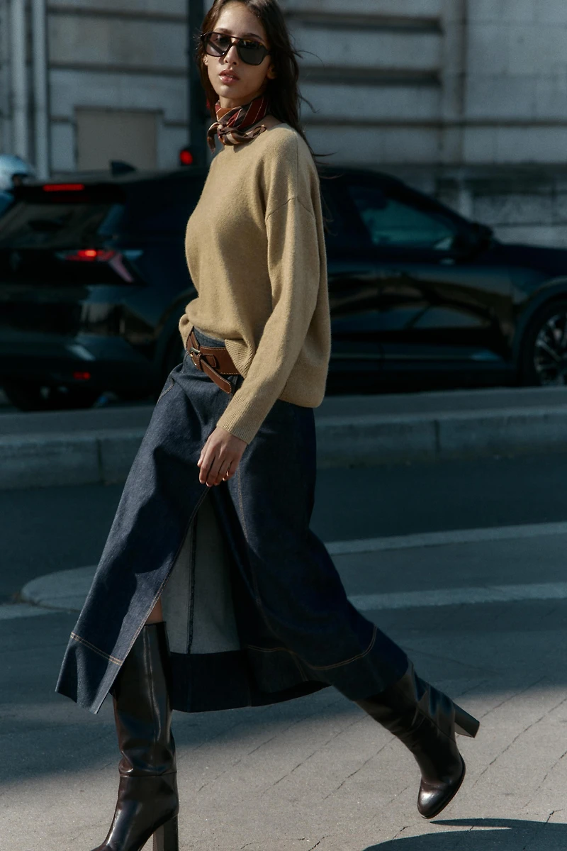 WOOL KNIT SWEATER