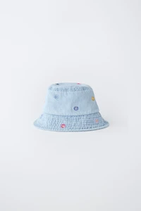 EMBROIDERED FLORAL DENIM BUCKET HAT