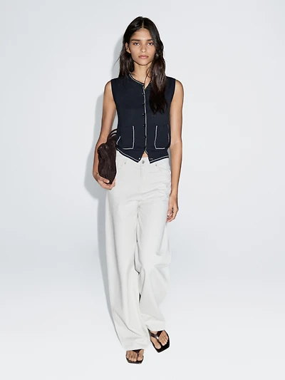 Knit vest with pocket details