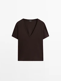 Flowing V-neck T-shirt