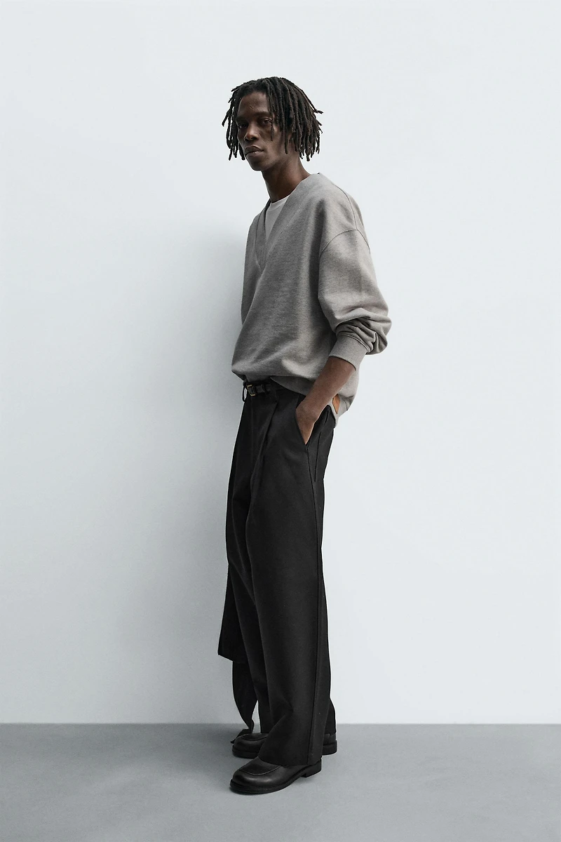 RELAXED FIT SWEATSHIRT