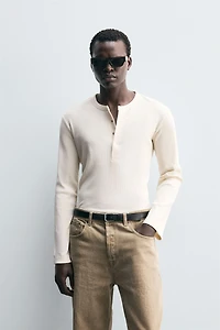 STRUCTURED HENLEY COLLAR T-SHIRT