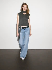 100% cashmere V-neck vest