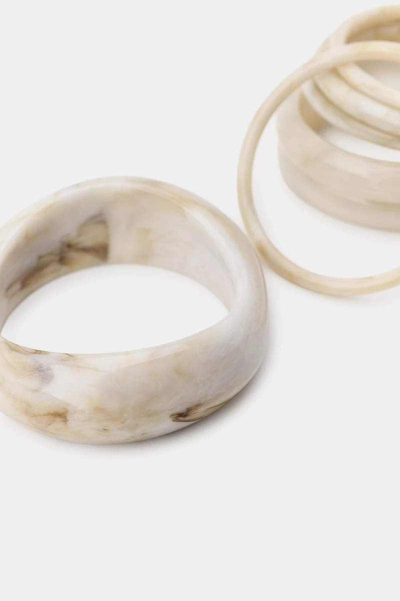 PACK OF RIGID BRACELETS