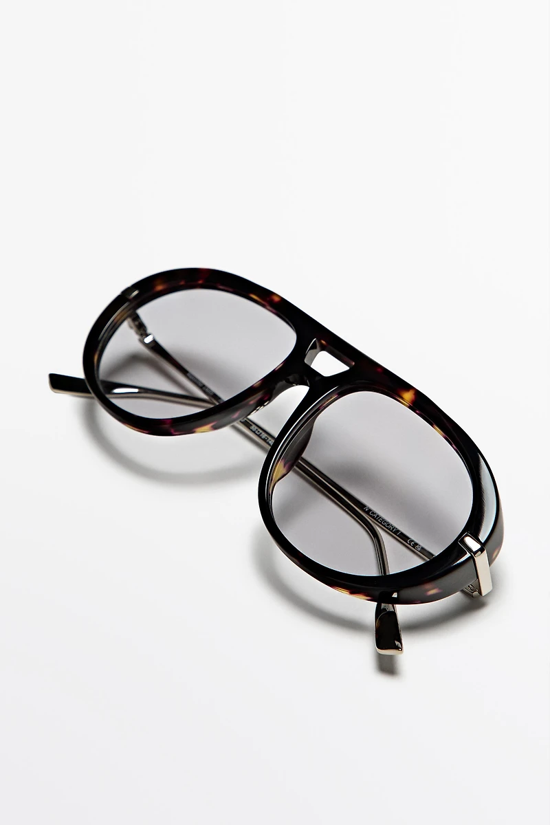 Tortoiseshell-effect aviator glasses