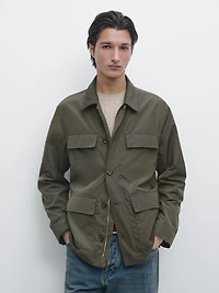 Lightweight jacket with pockets