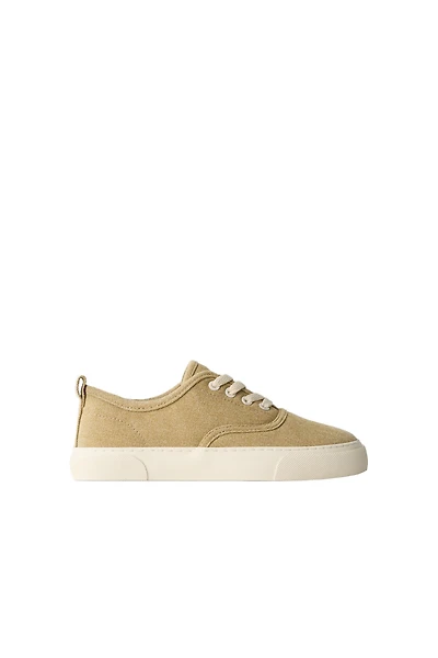 LACE-UP SNEAKERS