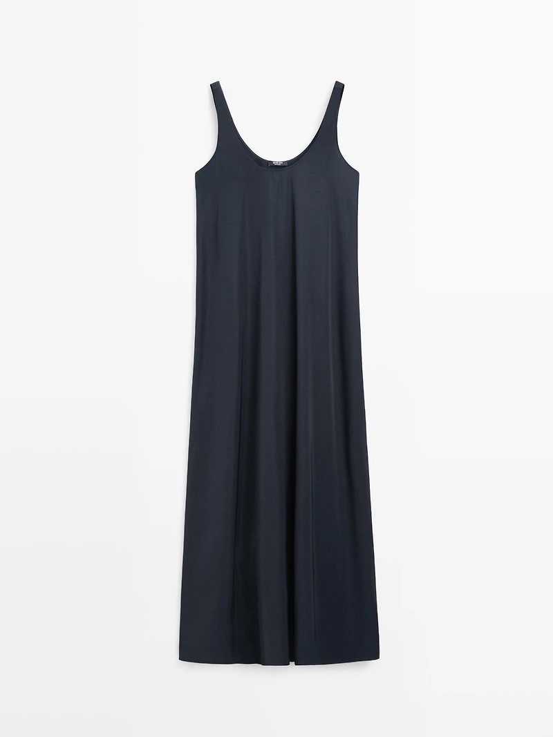 Robe fluide évasée à bretelles