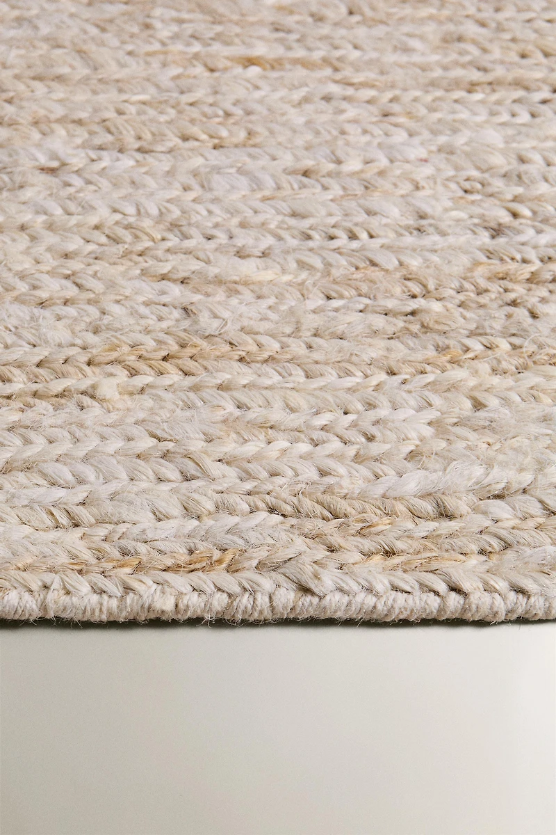 WOVEN JUTE RUG