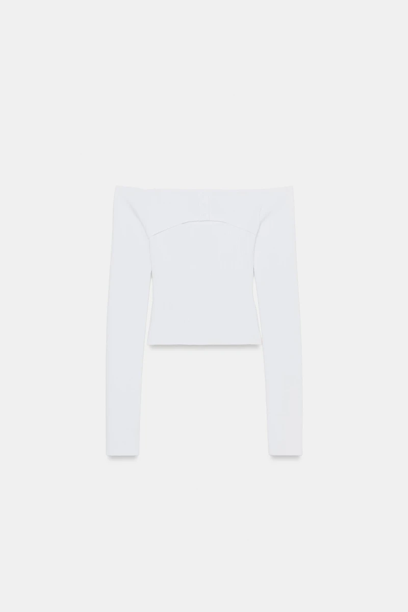 FITTED CUT OUT KNIT TOP