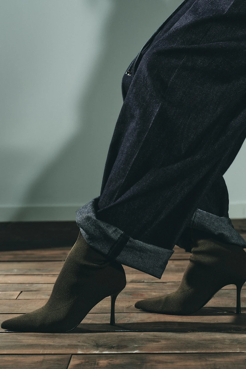 FABRIC ANKLE BOOT