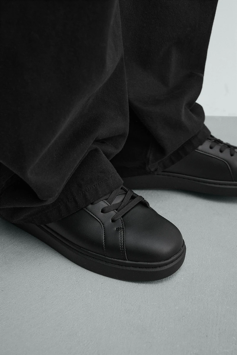MONOCHROME CHUNKY SNEAKERS